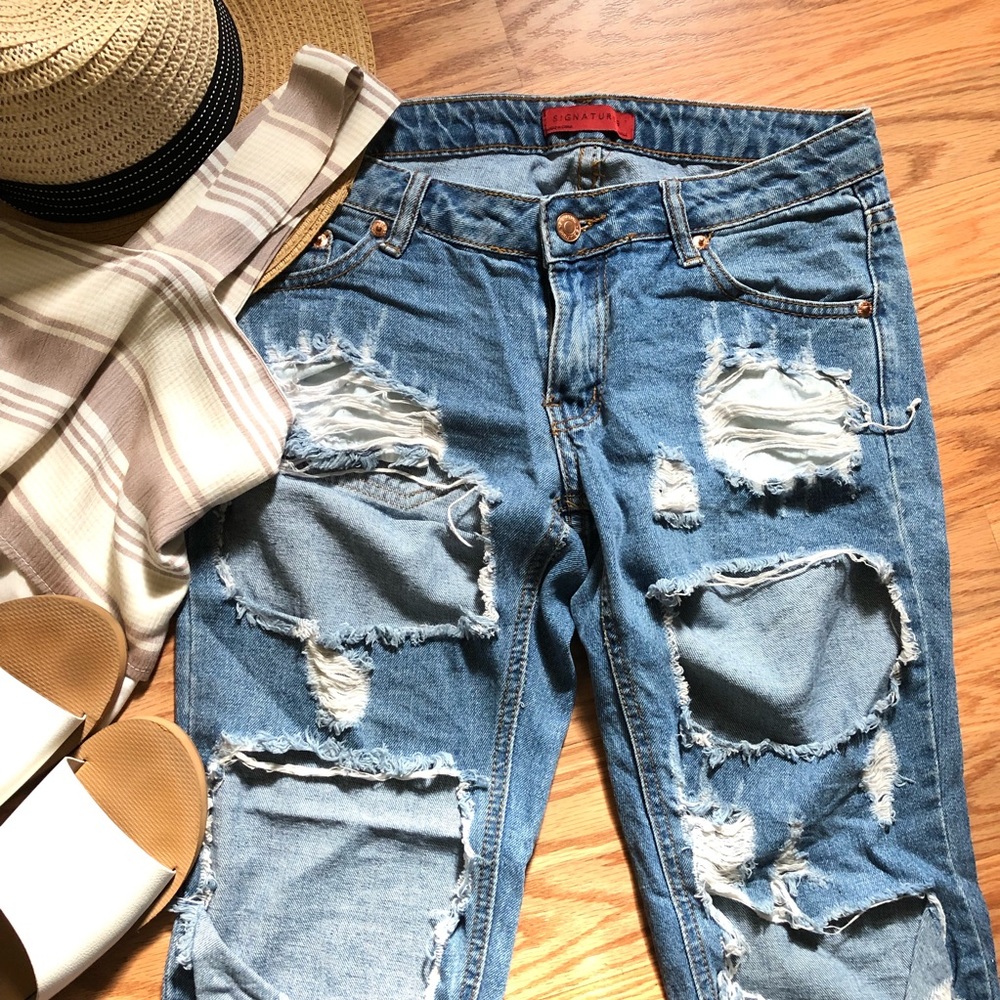 Signature 8 destroyed denim